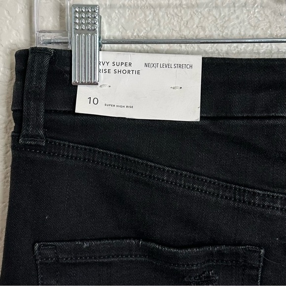 NWT American Eagle Black Curvy Super High-rise Distressed Shorts, Size 10 - Picture 7 of 14